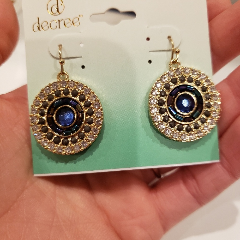 gorgeous gold tone with navy accent bead earrings - Picture 3 of 4